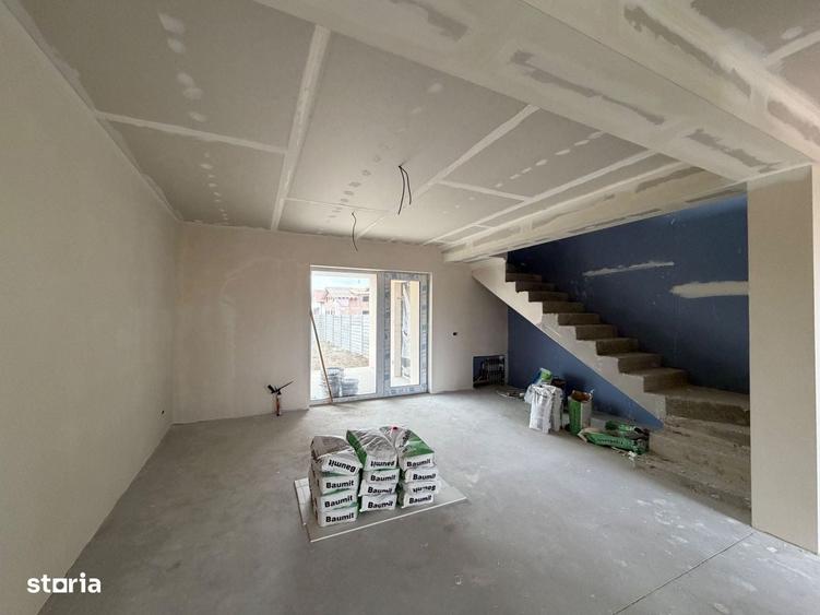 Casă cu 4 camere în Central