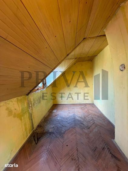 Casă cu 8 camere cu Teren 908 Mp în Steaua