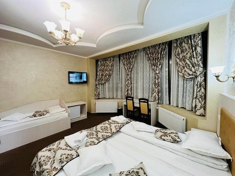 Casă cu 9 camere cu Canalizare în Exterior Vest