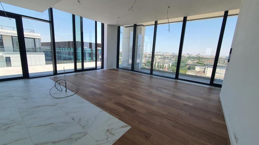 Penthouse cu 4 camere semidecomandat în Cotroceni