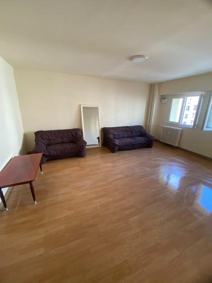 Apartament cu 2 camere decomandat în Calea Călărașilor