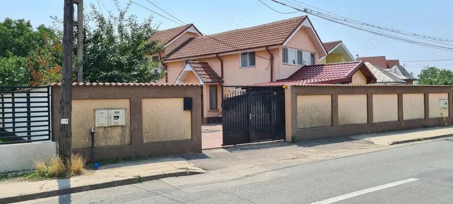 Casă cu 3 camere cu Teren 650 Mp în Central