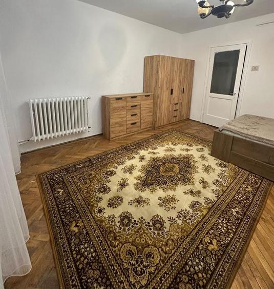 Garsonieră decomandată în Central
