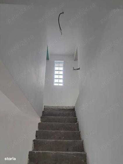 Casă cu 4 camere în Străulești