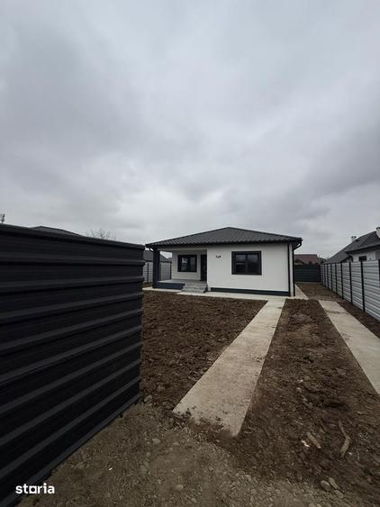 Casă cu 3 camere cu Teren 350 Mp în Letea Veche