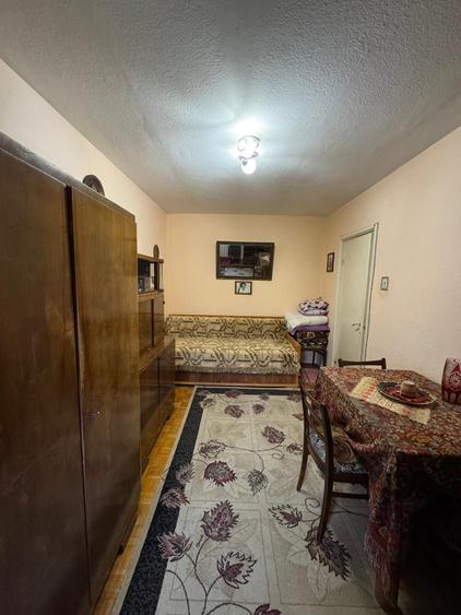 Apartament cu 2 camere decomandat în Calea București
