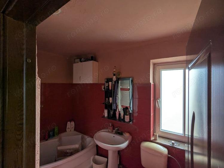Casă cu 4 camere cu Teren 957 Mp în Mera