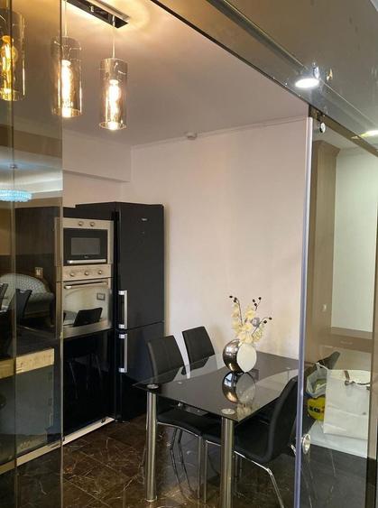 Apartament cu 4 camere decomandat în Herăstrău