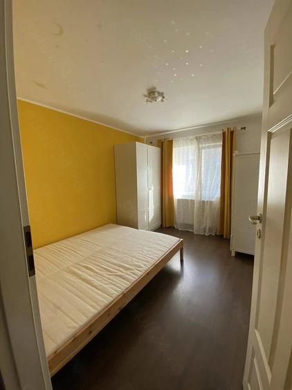 Apartament cu 3 camere decomandat în Lipovei