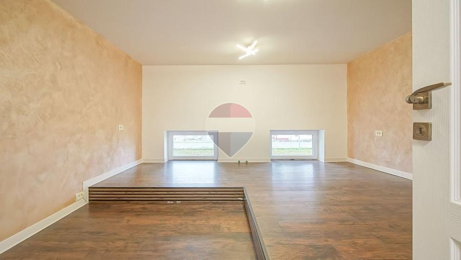 Apartament cu 3 camere decomandat în Bod