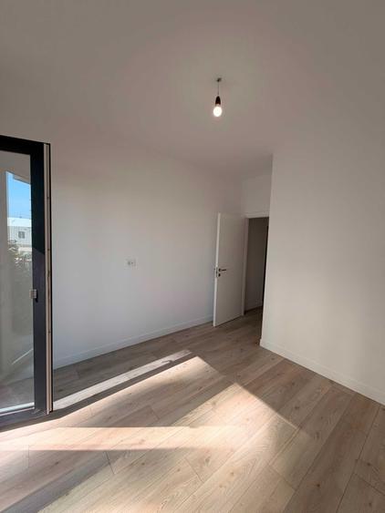 Spatiu Comercial / Birou 50mp + Gradina & Parcare Silk District (Parter) - 7