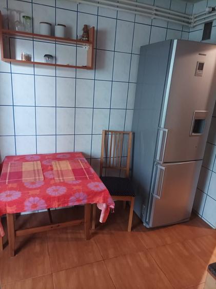 Apartament cu 3 camere decomandat în Nicolina