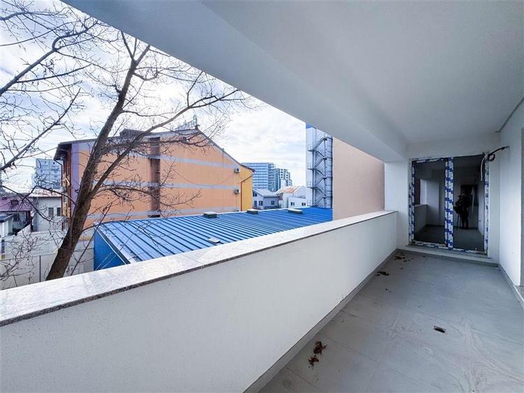 Apartament cu 2 camere decomandat în Aviației