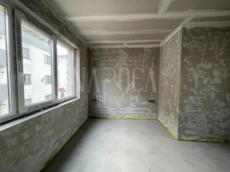 Duplex cu 4 camere cu Canalizare în Florești