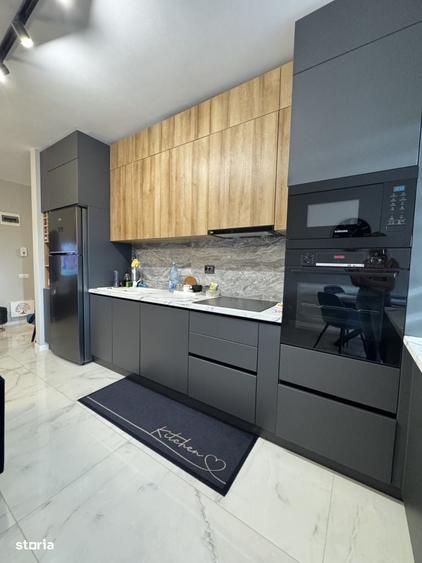 Apartament cu 3 camere semidecomandat în Florești