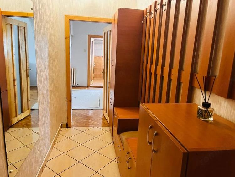 Apartament cu 3 camere decomandat în Ultracentral
