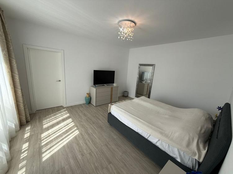 Casă individuală cu 6 camere cu Piscina în Tomis Plus