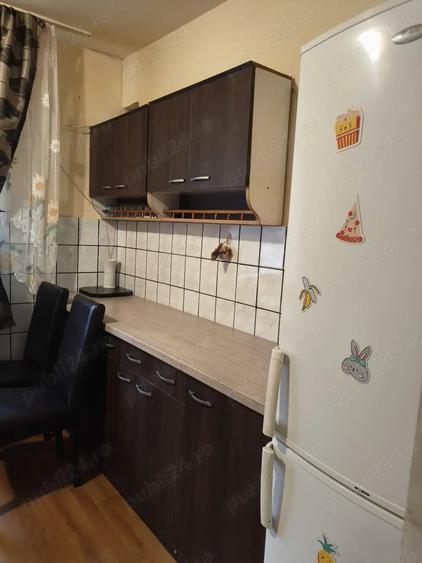 Apartament cu 2 camere semidecomandat în Simeria
