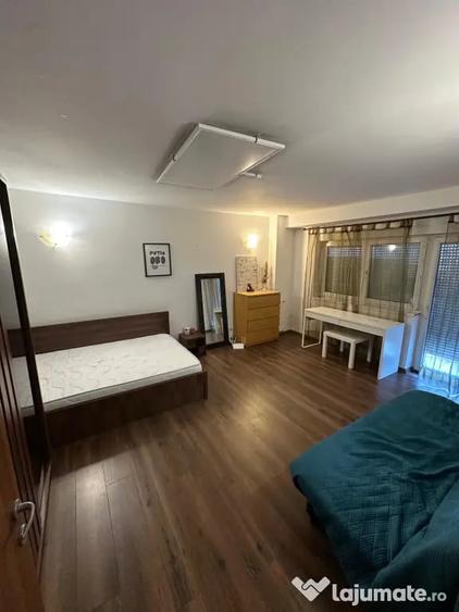 Garsonieră decomandată în Decebal