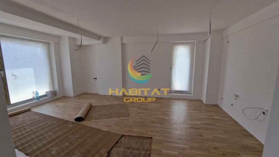 Apartament cu 4 camere decomandat în Mitropolie