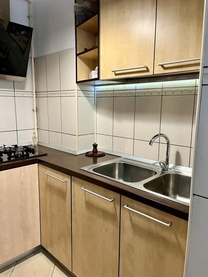 Apartament cu 3 camere decomandat în Arcul de Triumf