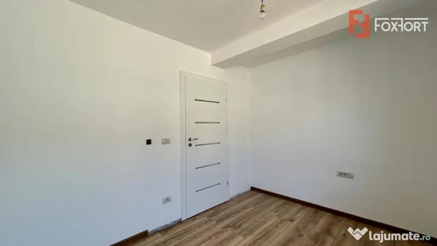 Casă cu 5 camere cu Teren 300 Mp în Sânandrei