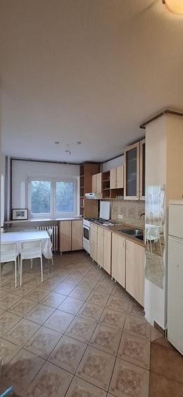 Apartament cu 2 camere semidecomandat, mobilat în Dristor