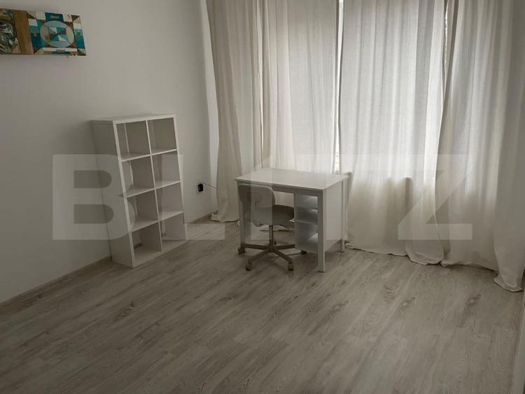 Apartament cu 3 camere decomandat, mobilat în Cârcea