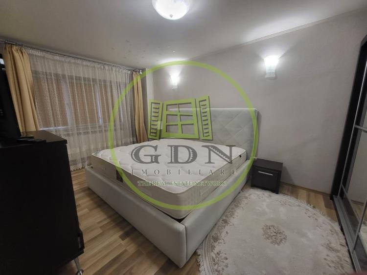 Apartament cu 3 camere, mobilat în Craiovița Nouă