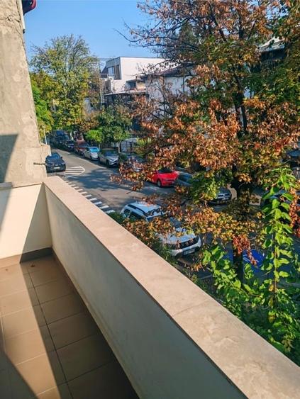 Casă individuală cu 10 camere cu Teren 150 Mp în Cotroceni