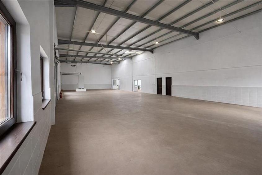 Spațiu industrial, de 717 mp, în Exterior Est