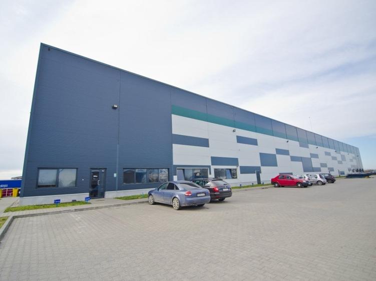 Spațiu industrial, de 125,000 mp, în Aeroport