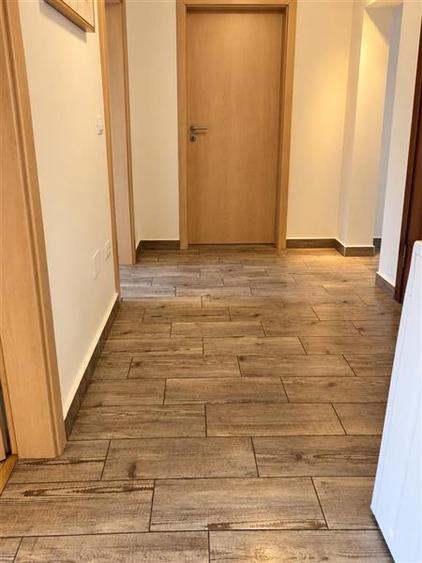 Apartament cu 2 camere decomandat în Tractorul