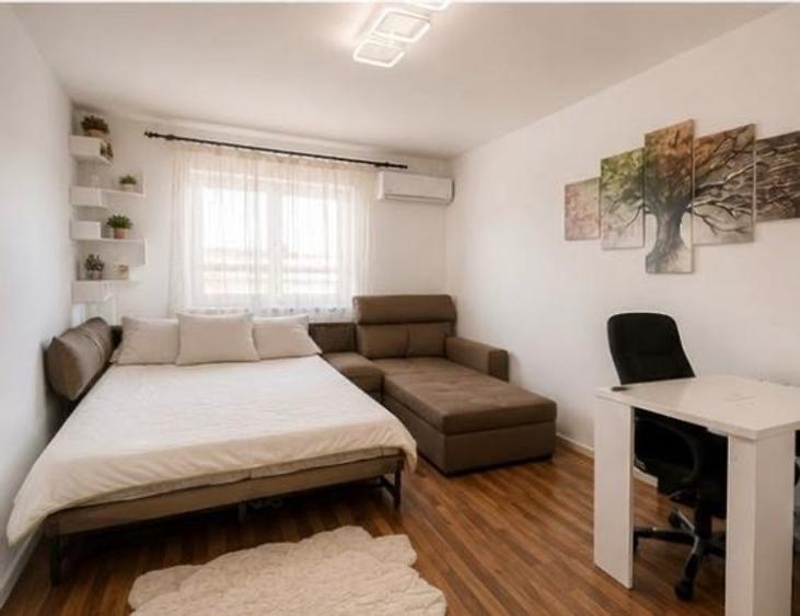 Apartament 2 camere, decomandat,  zona Soarelui - 1