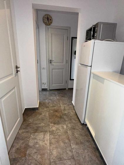 Apartament cu 2 camere decomandat în Victoriei