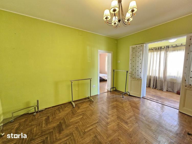 Casă cu 5 camere cu Teren 500 Mp în Central