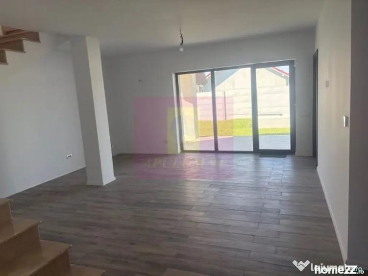 Casă cu 5 camere cu Teren 410 Mp în Țegheș