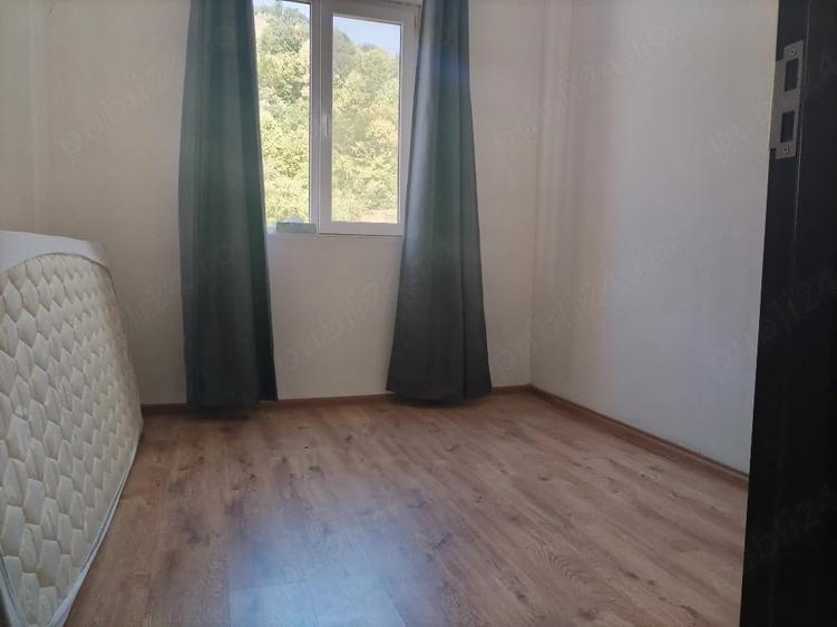 Garsonieră decomandată în Nădrag