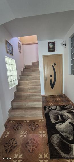 Casă cu 4 camere cu Teren 200 Mp în Valu lui Traian