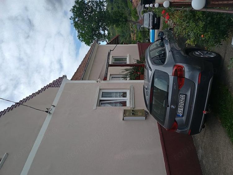 Casă cu 5 camere cu Teren 1579 Mp în Central