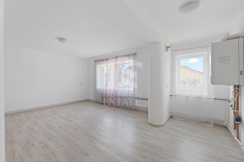 Casă cu 5 camere cu Teren 1446 Mp în Macea