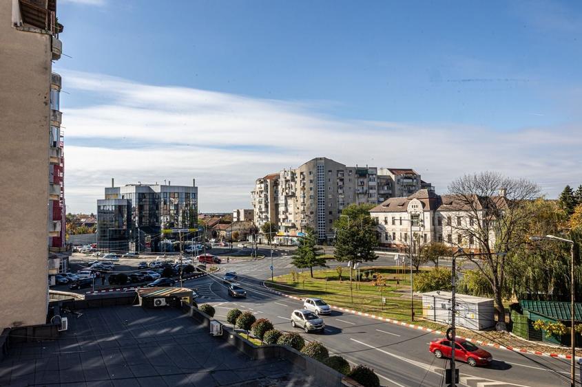 Apartament cu 2 camere decomandat, mobilat în P-ța Spitalului