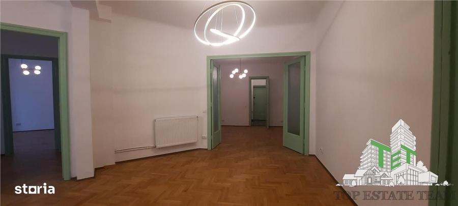 Apartament cu 4 camere decomandat în Victoriei