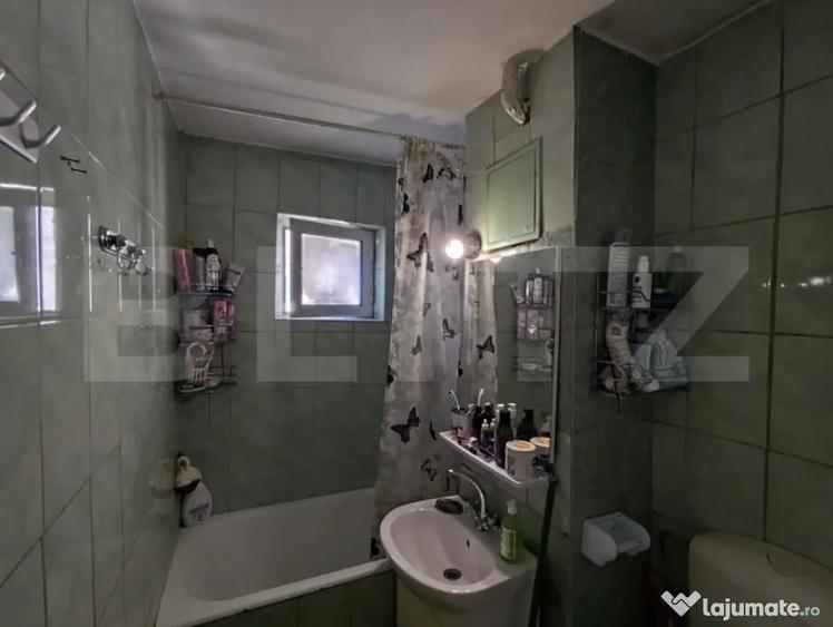 Apartament cu 3 camere semidecomandat în Central