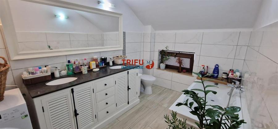 Casă individuală cu 4 camere cu Canalizare în Cetate