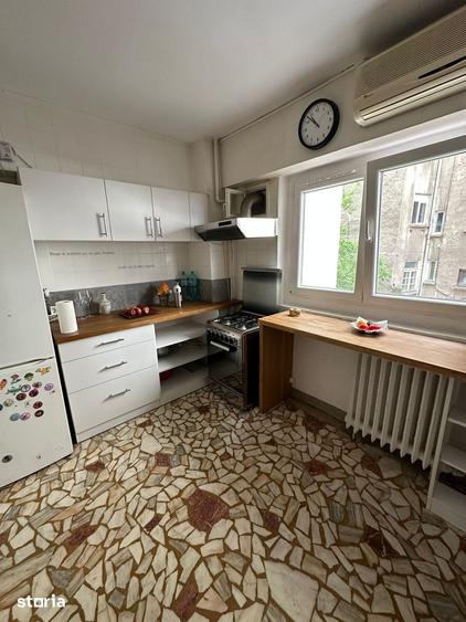 Apartament cu 4 camere decomandat în Victoriei