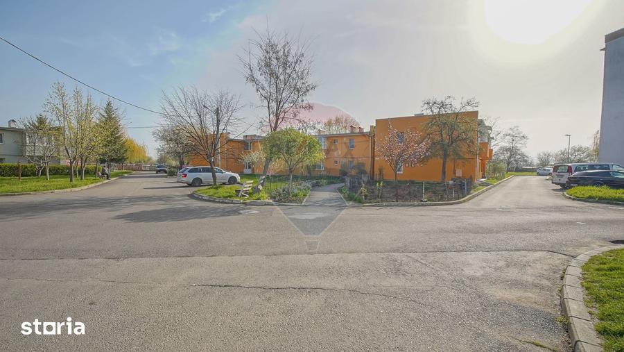 Apartament cu 4 camere în Stupini