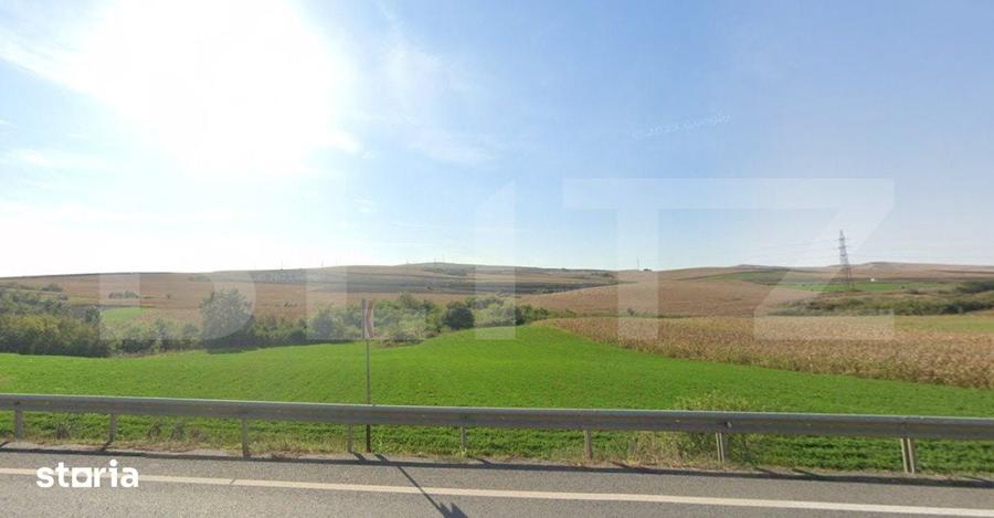 Teren de 5800 mp, în Unirea