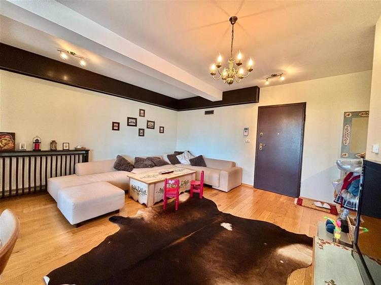 Apartament cu 3 camere decomandat, mobilat în Cioplea