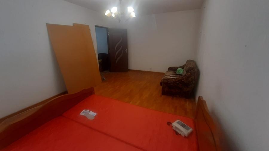 Garsonieră decomandată în Drumul Taberei